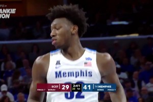 难怪是榜眼！回顾怀斯曼大学首秀28分11板3帽集锦！真天赋怪